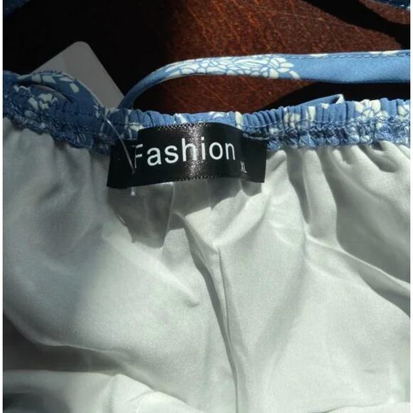 NWT Blue White Floral Spaghetti Strap Flowy Wide Leg Pantsuit Jumper Jumpsuit XL - Picture 14 of 16